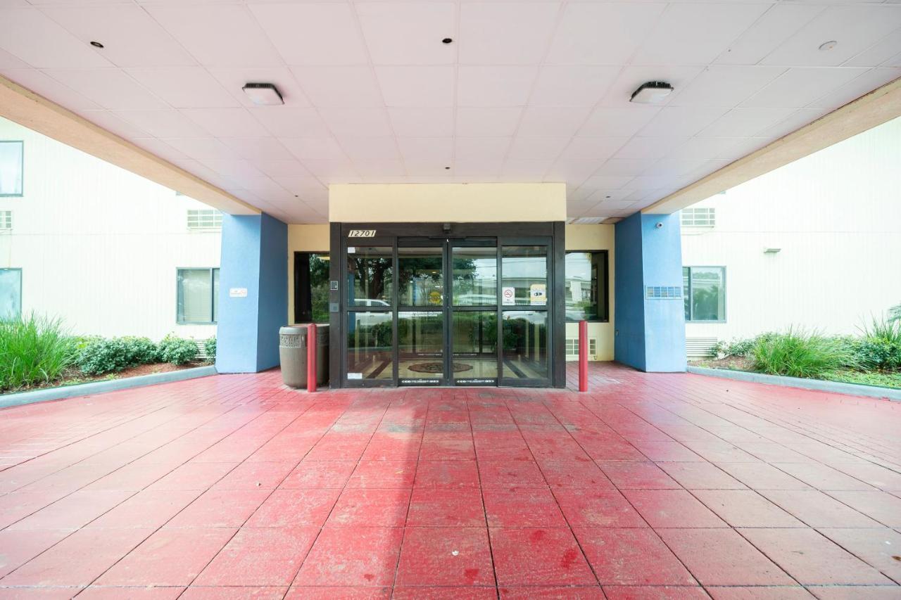 מלון Oyo Townhouse Houston Airport North מראה חיצוני תמונה